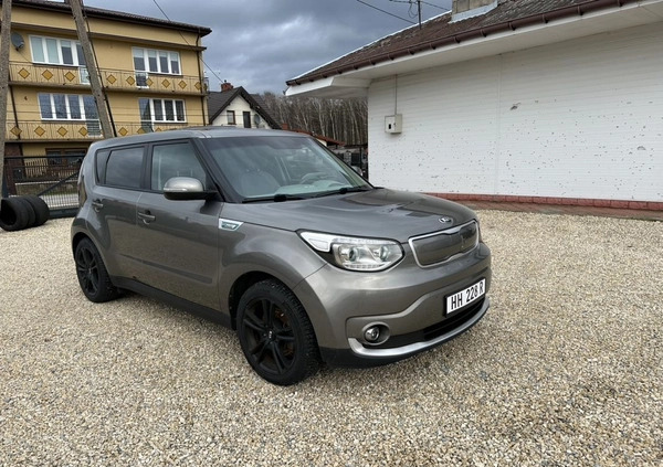 Kia Soul cena 42000 przebieg: 75000, rok produkcji 2015 z Gorlice małe 106